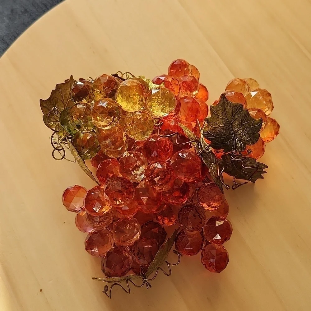 Lot of 7 Vintage MCM Acrylic Lucite Faceted Colored Grape Clusters with leafes